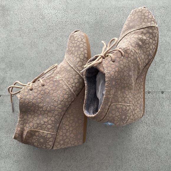 EUC TOMS Moroccan Wedge Booties / Size 8.5 - Picture 5 of 8